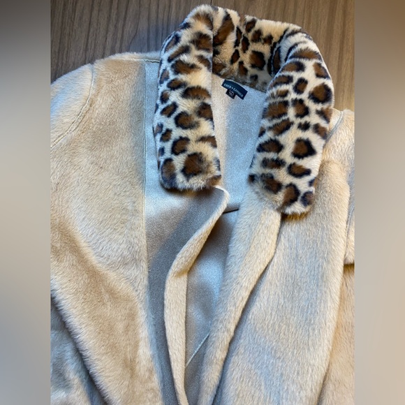 Coco and Carmen L:XL faux
Fur Felt Trench wrap coat. 🧥Animal Print Detail Cuff - Picture 5 of 5